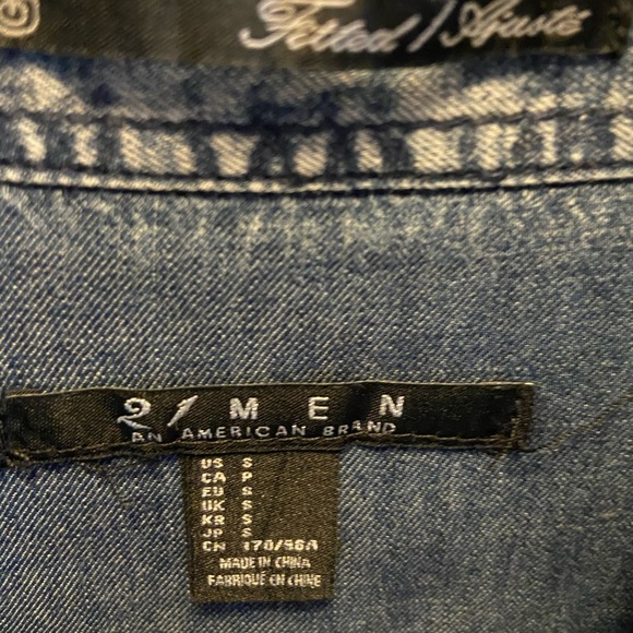 Forever 21 long sleeve denim shirt - Picture 2 of 3